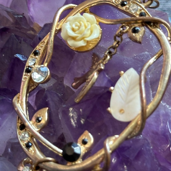 ⭐️ BROOCH, Whimsigoth, Gold-tone w/Ivory w/ Black & White Crystals & Charms 🌹❤️💫 - Picture 1 of 12